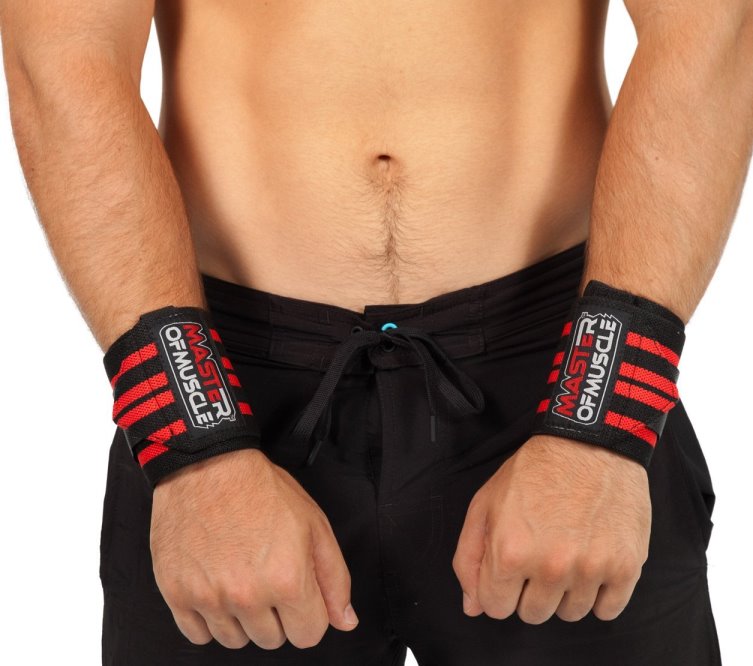 man using workout wraps